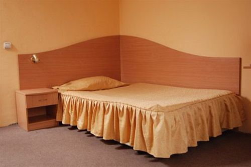 Elbrus Hotel Пазарджик Экстерьер фото