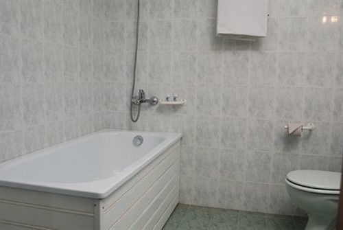 Elbrus Hotel Пазарджик Экстерьер фото