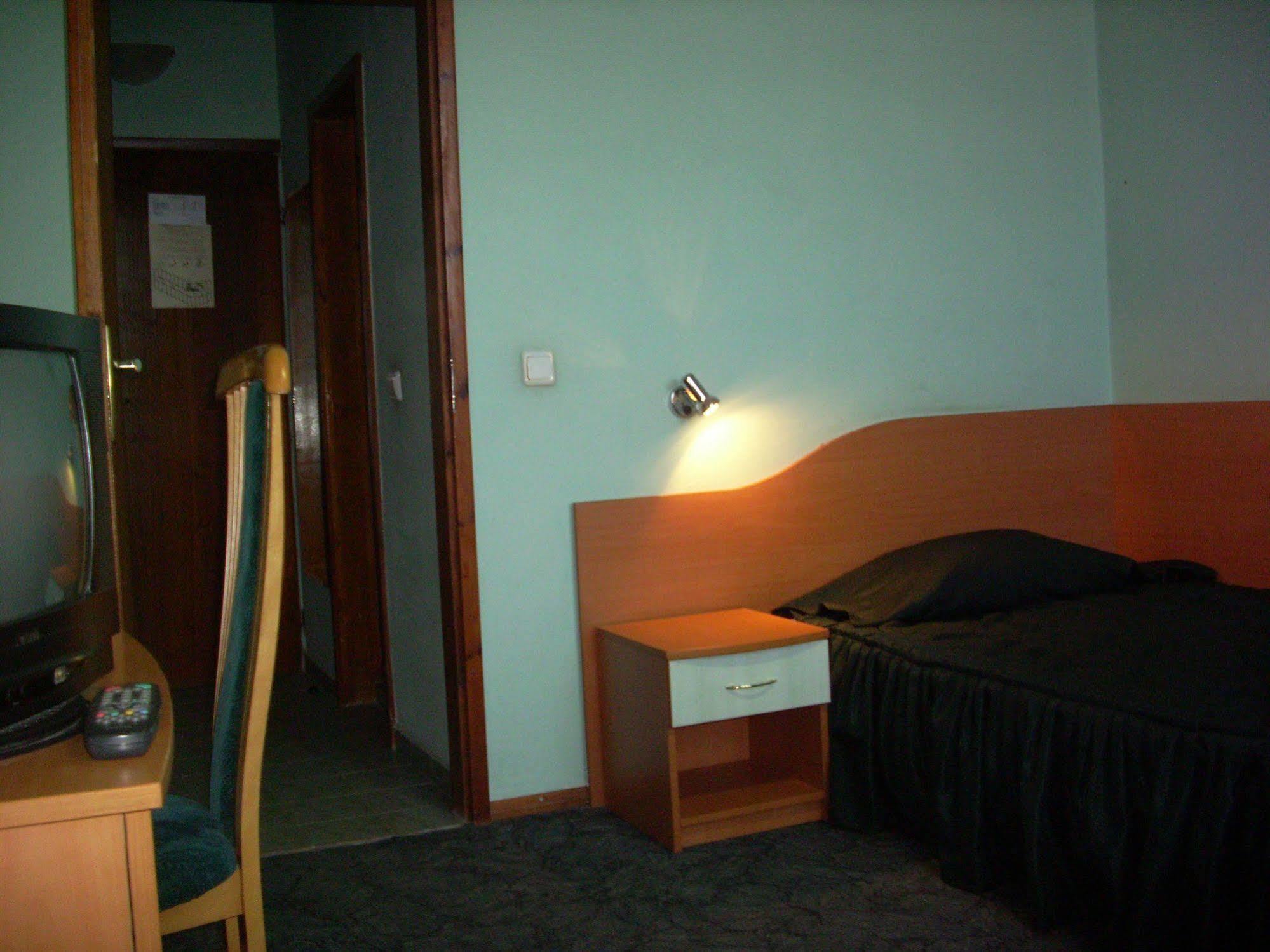Elbrus Hotel Пазарджик Экстерьер фото